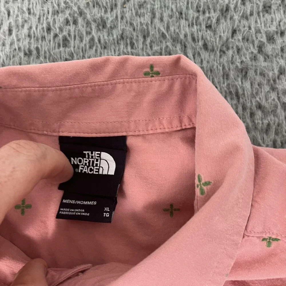The North Face Shirt Mens XL Pink Geometric Embroidered Short Sleeve Button Up